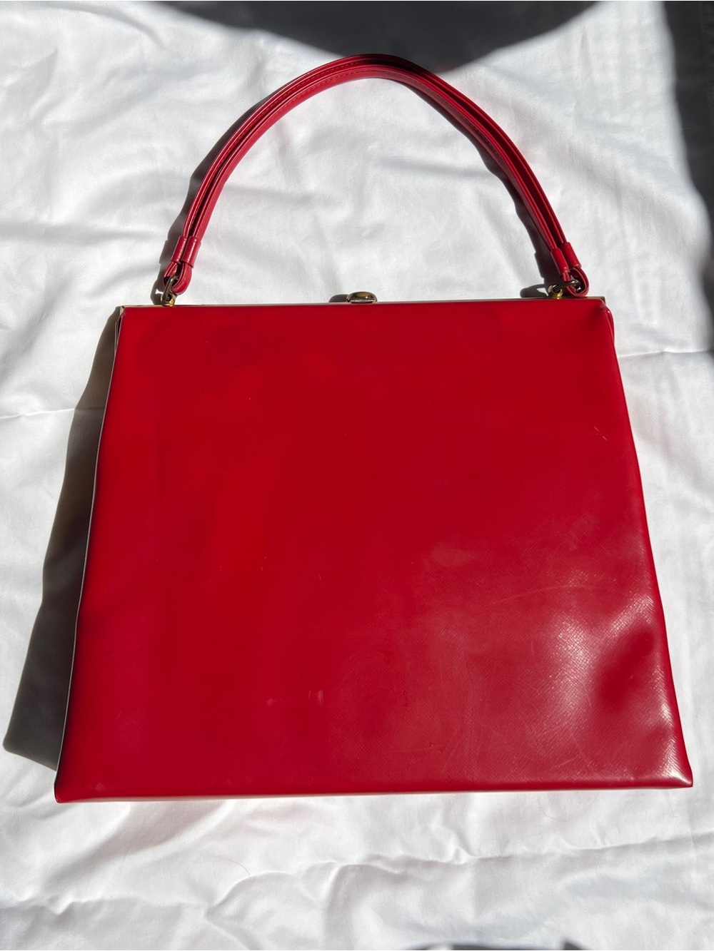 Vintage 1960s Theodor California Red Patent Vinyl Purse Kiss Lock Top Handle Bag